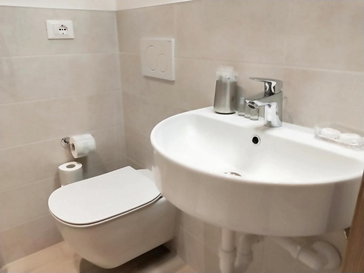 Via Poma Rooms Verona Exterior photo